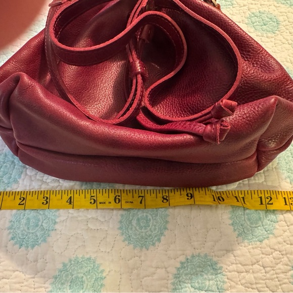 PENDLETON LEATHER GOODS ** Deep Red** Leather Crossbody Bucket Purse - Picture 8 of 9